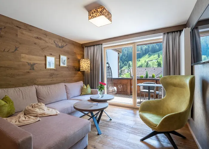 Jaeger Szálloda Tux